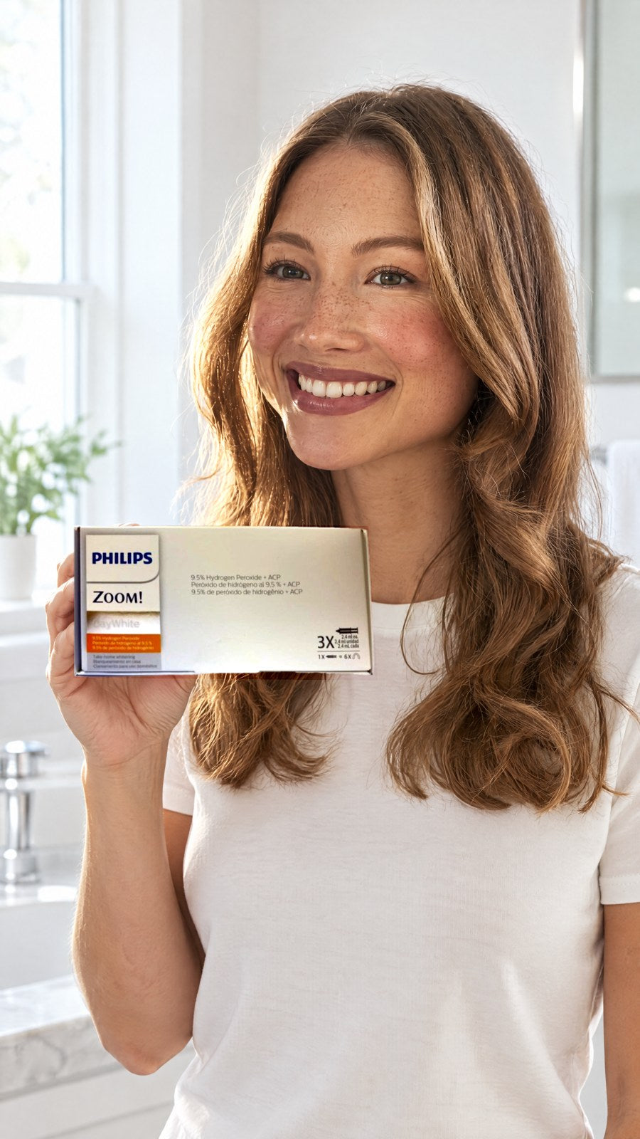 Philips Zoom Whitening DayWhite 9.5% hydrogen peroxide 3 Syringes — held by model