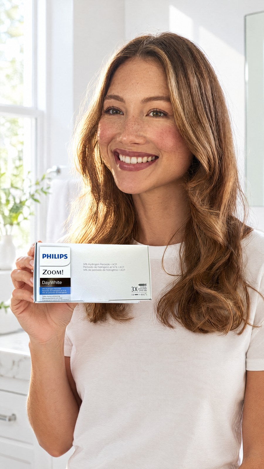 Philips zoom Whitening Daywhite 14% hydrogen peroxide 3 Syringes — held by model
