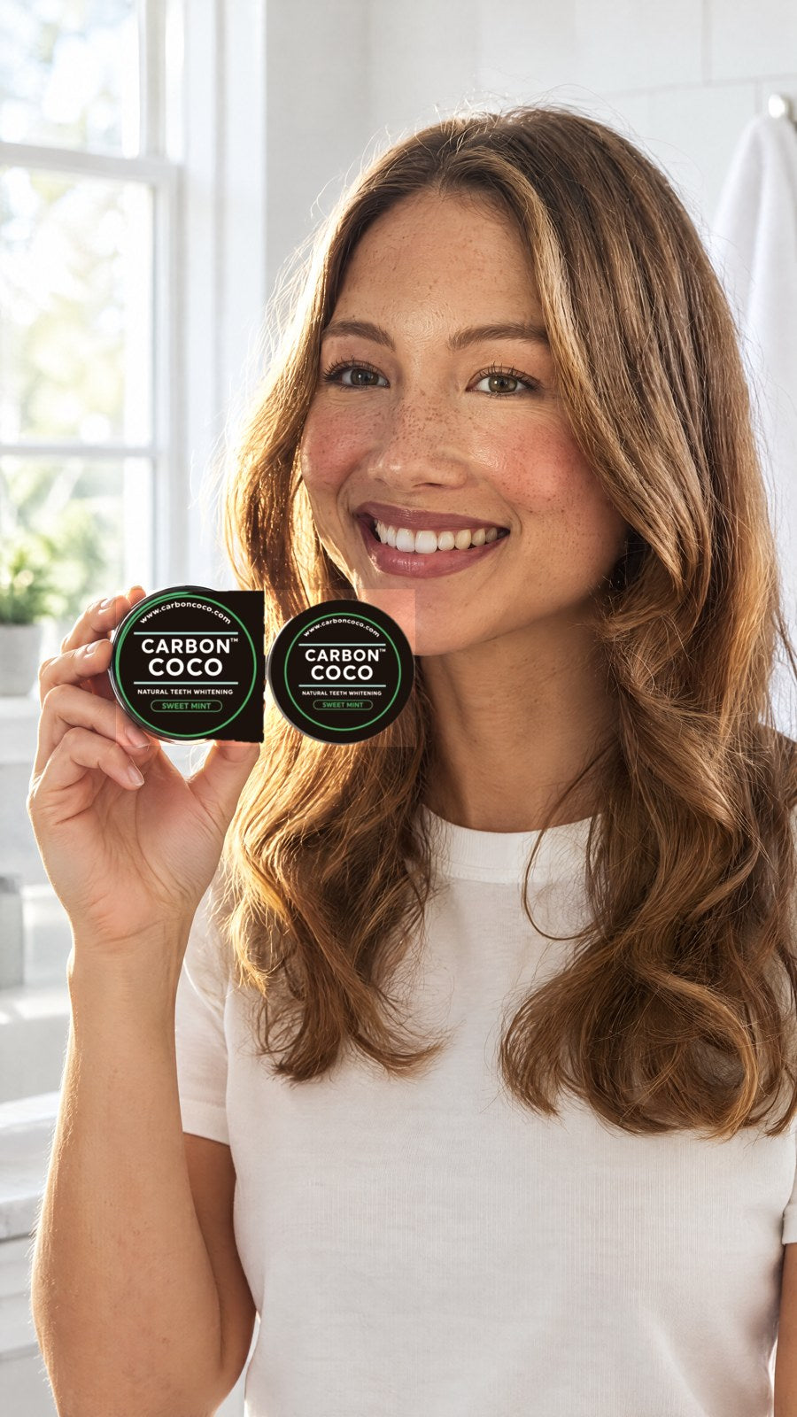 CARBONCOCO-Natural Teeth Whitening(Sweet Mint)+Charcoal Toothpaste set — close-up with model
