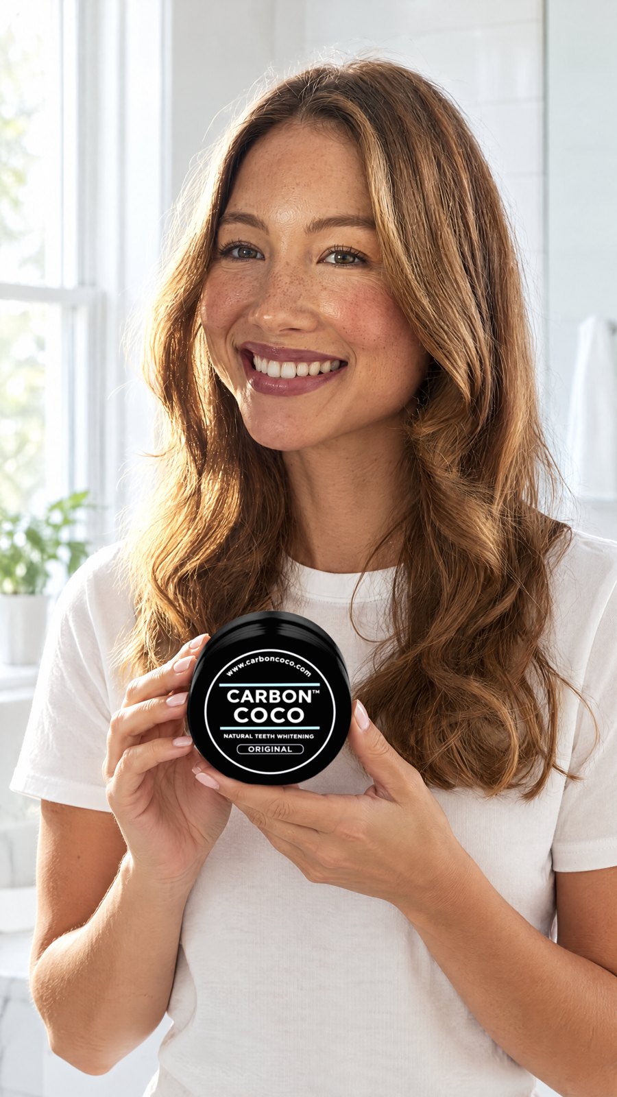 CARBONCOCO - Natural Teeth Whitening+Charcoal Toothpaste (Peach) set — held by model