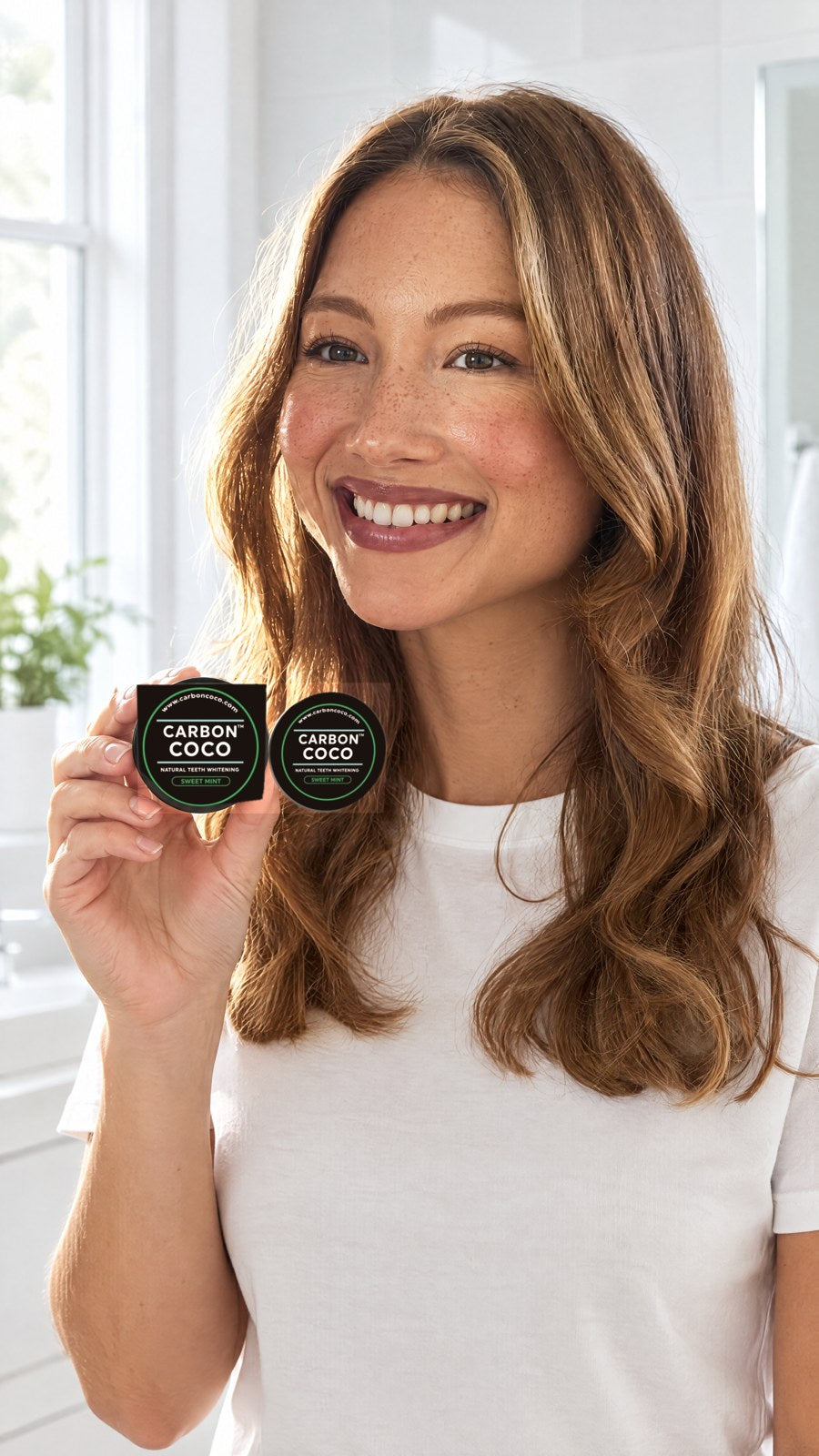 CARBONCOCO-Teeth Whitening(Sweet Mint)+Toothpaste+mouthwash set — held by model
