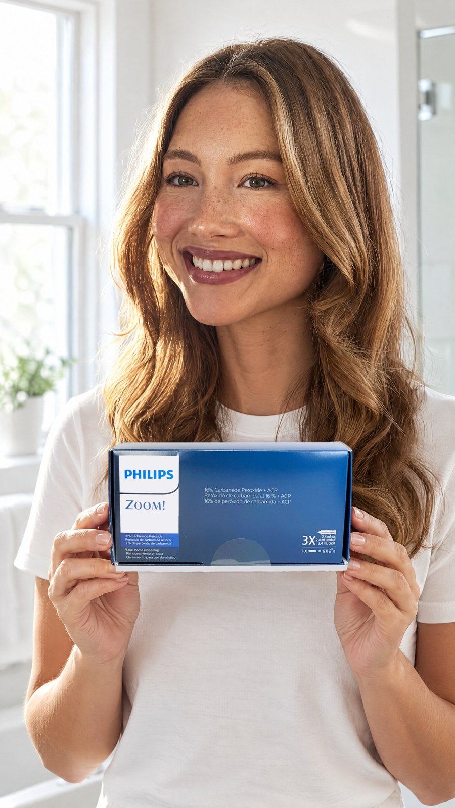 Philips Zoom NiteWhite 16% Teeth Whitening Kit Gel 3 syringes — held by model